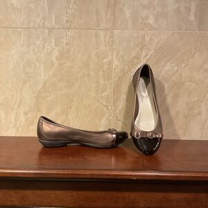 Croft & Barrow Black and Brown Flats Versatile Loafers, Size 7 Wide
